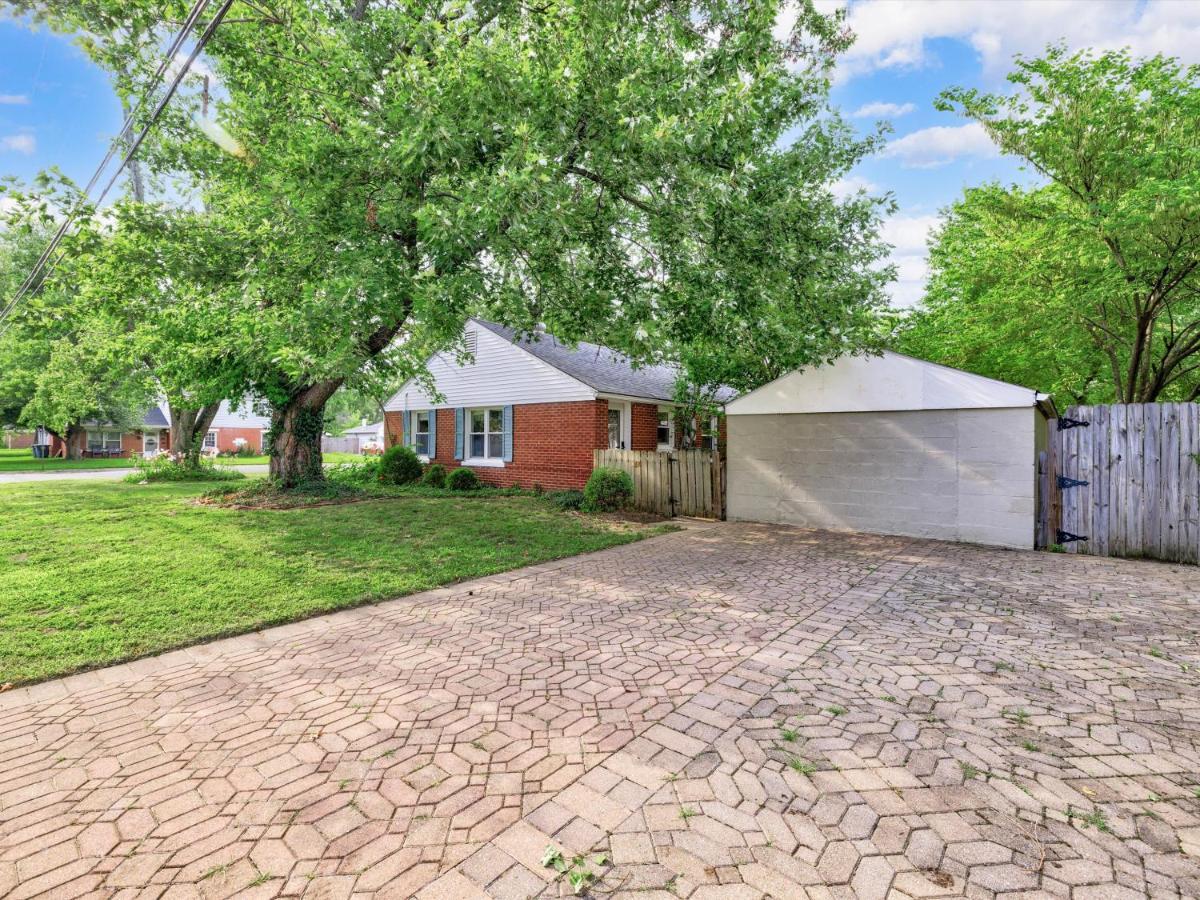 Mid-Century Brick Bungalow Home Evansville Zewnętrze zdjęcie